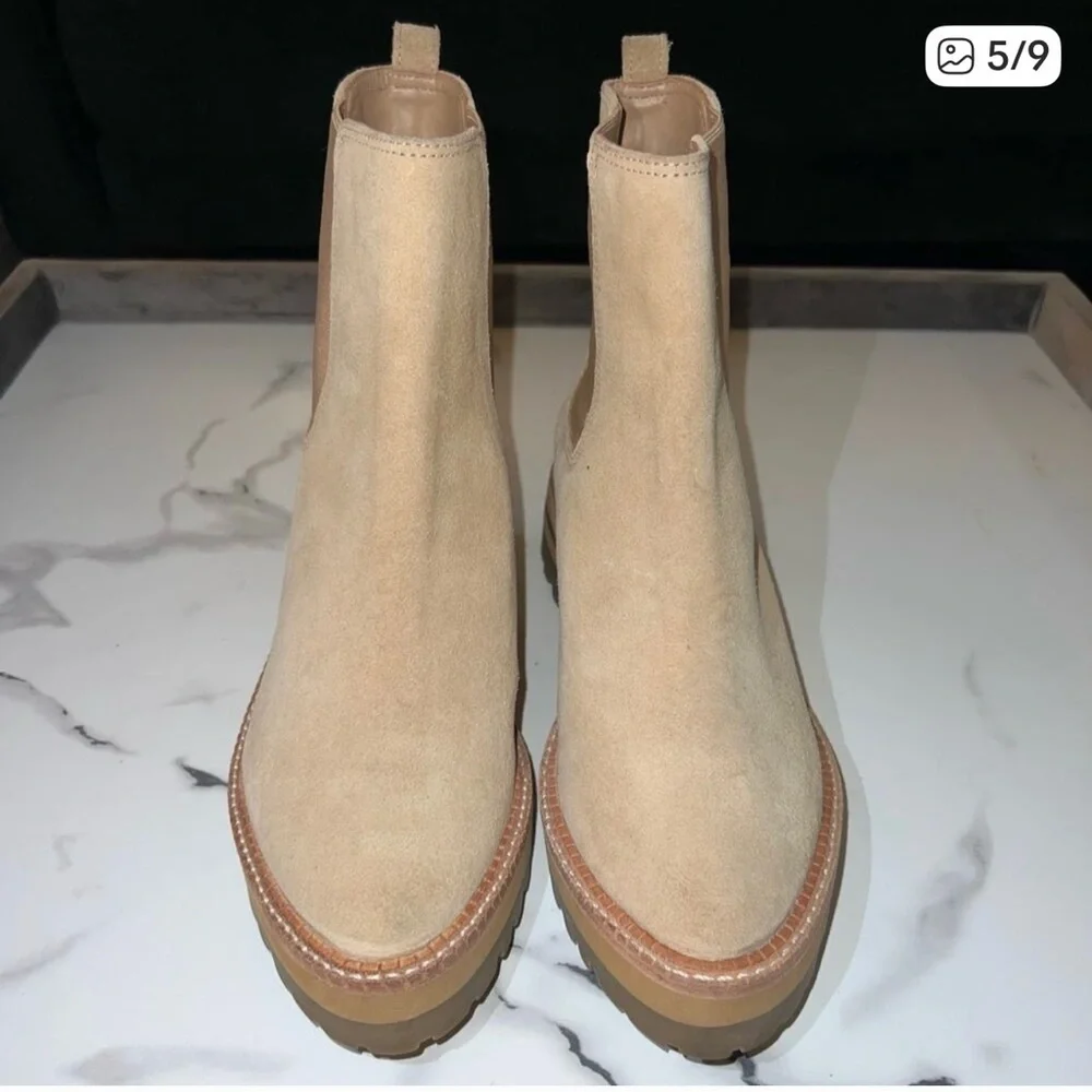 NEW Kaanas MontenegroBeige Suede Chelsea Booties Size 6